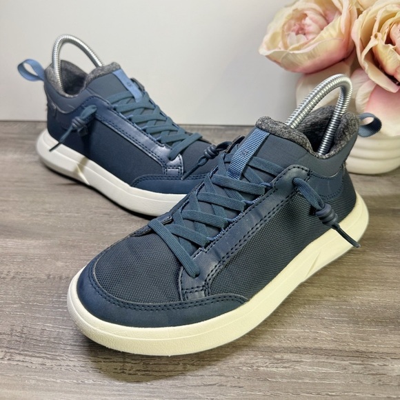 Tropicfeel Geyser HDry Midnight Waterproof Sneakers size 6 EUC - Picture 3 of 9